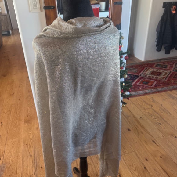 TARGET WOMEN'S GOLD SHEER SHAW BRAND NEW PERFECT FOR HOLIDAY EVENTS & PARTIES - Picture 3 of 6